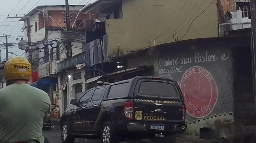 PF faz operação em Manaus contra funcionários que facilitavam entrada de drogas no aeroporto